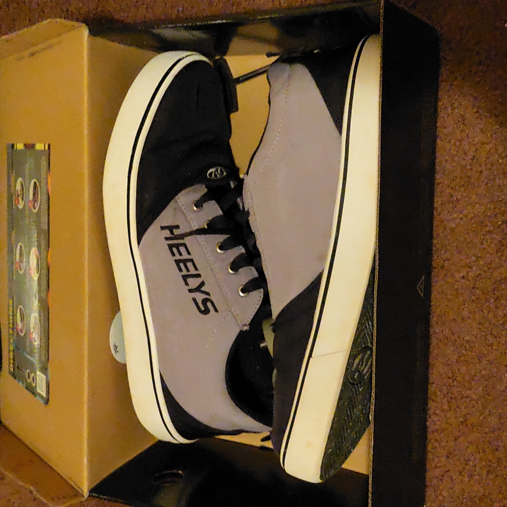 Heelys grey and black